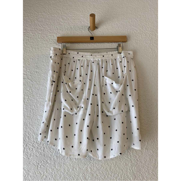 Just Female Shorts White Size XL NWT - Picture 2 of 2